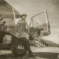 Belly Hole Freak_promo2