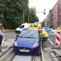 Vozilo upalo u raskopani dio pruge na Ribnjaku.