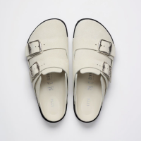 1774 222 West Suede