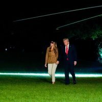 Donald i Melania Trump se vraćaju u Ameriku