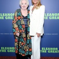 June Squibb i Scarlett Johansson