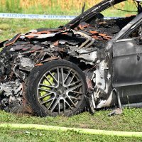 Alaginci: Požar u garaži tvrtke Color Emajl u kojoj su izgorjeli skupocjeni automobili vlasnika tvrtke.