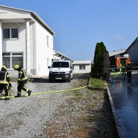 Alaginci: Požar u garaži tvrtke Color Emajl u kojoj su izgorjeli skupocjeni automobili vlasnika tvrtke.