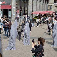 Perfomans na Trgu bana Jelačića kao najava predstave 'Sigurna kuća' u Gavelli'