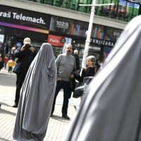 Perfomans na Trgu bana Jelačića kao najava predstave 'Sigurna kuća' u Gavelli'