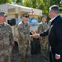 Zoran Milanović u posjetu vojnom kampu Ripley