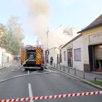 Na dvorišnoj zgradi na Kaptolu izbio je požar