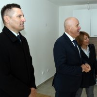 Sisak: Ministar Bačić na svečanosti dodjele ključeva korisnicima novoizgrađene višestambene zgrade