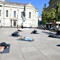 Performans uoči predstave 'Sigurna kuća'