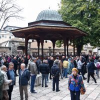 Sarajevo: Dženaza za Halida Bešlića u Gazi Husrev-begovoj džamiji