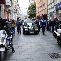 Povorka prema groblju gdje će biti pokopan Halid Bešlić