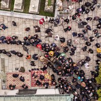 Sarajevo: Pogled iz zraka na dženazu za Halida Bešlića u Gazi Husrev-begovoj džamiji