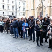 Povorka prema groblju gdje će biti pokopan Halid Bešlić