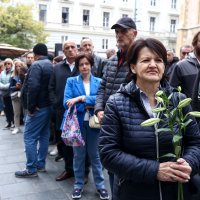 Povorka prema groblju gdje će biti pokopan Halid Bešlić
