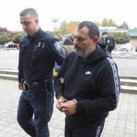 Privođenje dvojice osumnjičenih za pljačku zaštitarskih kombija