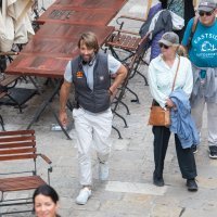 Jonas Pate na setu Netflixove serije 'Outer Banks'