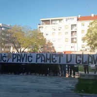 Torcida pod prozorom Blaženka Bobana