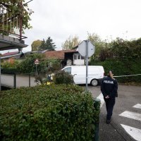 Policija obavlja očevid nakon sukoba u kojem je ubijen muškarac