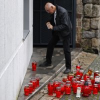 Građani pale svijeće nakon tragedije u Novom Mestu.