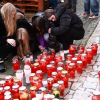 Građani pale svijeće nakon tragedije u Novom Mestu.