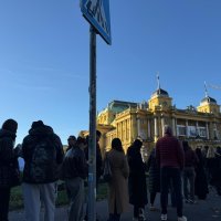 Gužva ispred zagrebačkog HNK za 'Orašara'