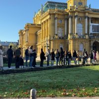 Gužva ispred zagrebačkog HNK za 'Orašara'