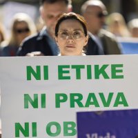 Mostar: Prosvjed zdravstvenih radnika Hercegovačko-neretvanske županije