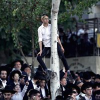 Deseci tisuća ultraortodoksnih Židova na ulicama Jeruzalema