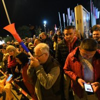 Veliki broj građana u Novom Sadu dočekuje studente