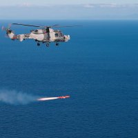 Ispaljivanje rakete Sea Venom iz helikoptera tipa Wildcat
