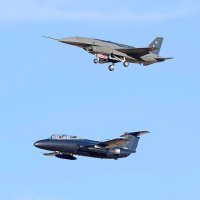 Fury u pratnji aviona tipa L-29