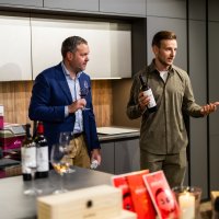 Ekskluzivno druženje s Ivanom i Raquel Rakitić – Eduro x Tapas & Wine