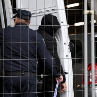 Privođenje uhićenih povezanih sa slučajem bolnice u Jankomiru