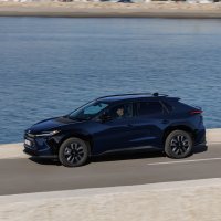 Toyota bZ4X FWD Deep Blue Metalik