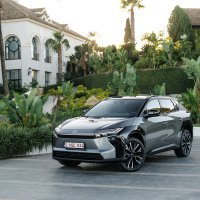 Toyota bZ4X AWD Precious Metal