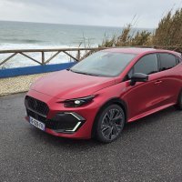 Renault Clio full hybrid E-tech esprit Alpine - Absolute Red crvena boja
