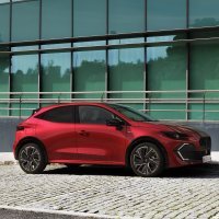 Renault Clio full hybrid E-tech esprit Alpine - Absolute Red crvena boja