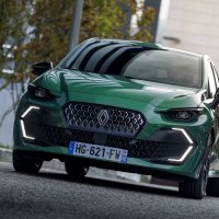 Renault Clio full hybrid E-tech techno - Absolute Green zelena boja