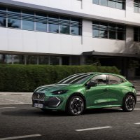 Renault Clio full hybrid E-tech techno - Absolute Green zelena boja