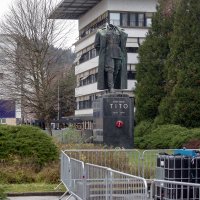 Odrezana glava na kipu Josipa Broza Tita u Velenju