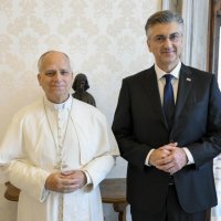 Plenković se sastao s Papom