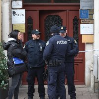 Rijeka: Žena umrla na stubištu, u stanu pronađen muškarac s ozljedama vrata