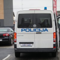 Uoči utakmice Dinama i Hajduka policija patrolira u Dubravi