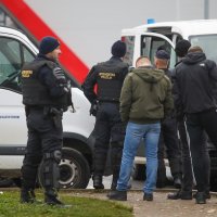 Uoči utakmice Dinama i Hajduka policija patrolira u Dubravi