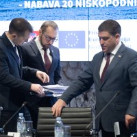 Potpisani ugovori o dodjeli bespovratnih sredstava za projekte modernizacije voznog parka ZET-a