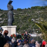 Milanović na svečanosti otkrivanja obnovljenog spomenika žrtvama El Shatta 'Majka Domovina'