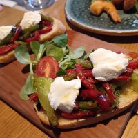 Gastro ponuda u restoranu kampa