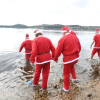 Šibenik: Tradicionalno novogodišnje kupanje na gradskoj plaži Banj
