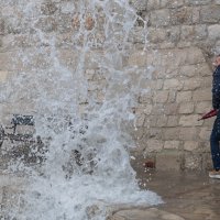 Jugo i veliki valovi u Dubrovniku