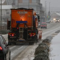 Snijeg zabijelio Dicmo i dalje lagano pada